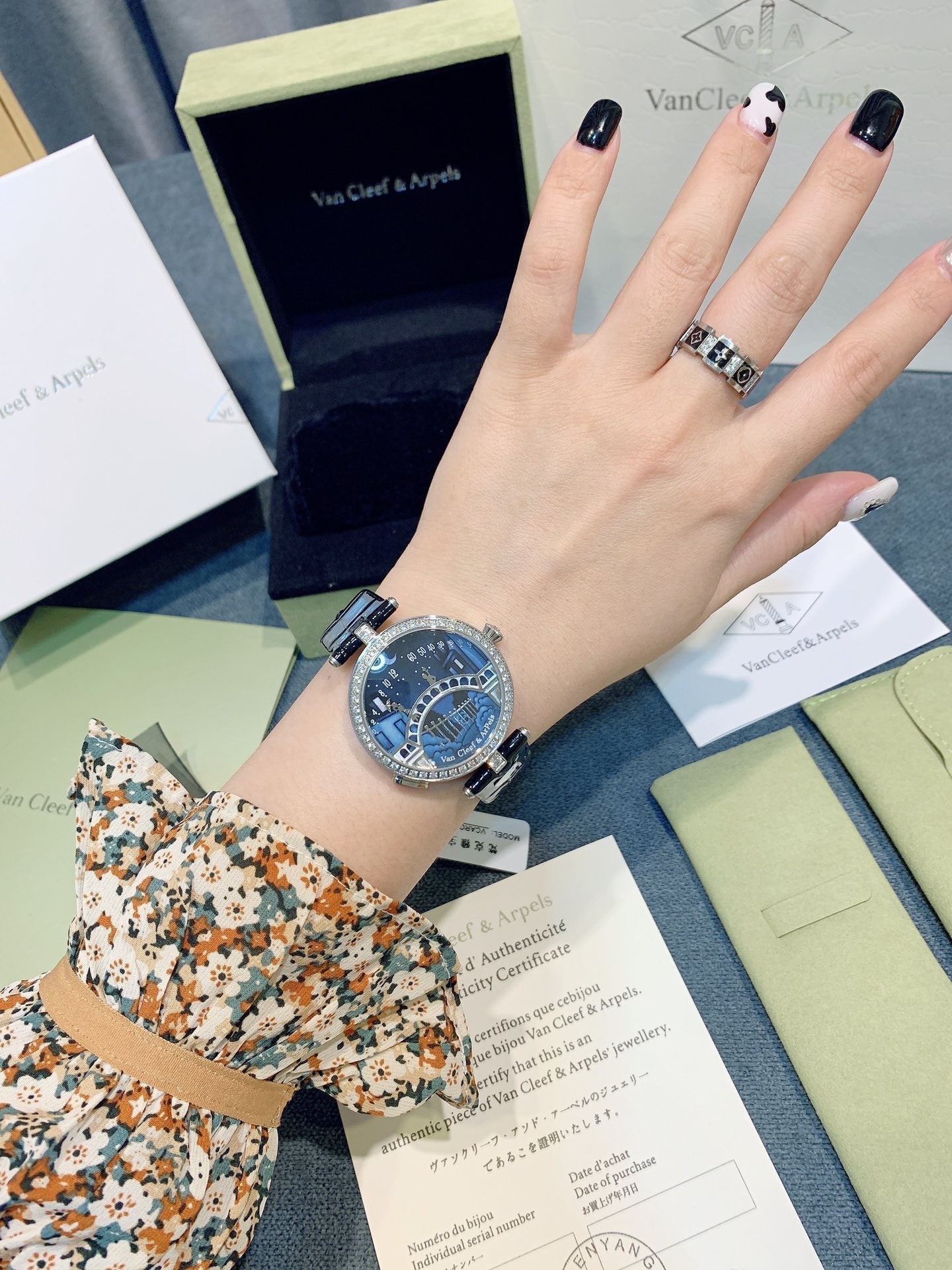 LADY ARPELS LOVER BRIDGE BLACK CROCODILE