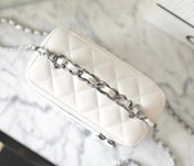 CC VANITY CASE 17 WHITE LAMBSKIN SILVER HARDWARE