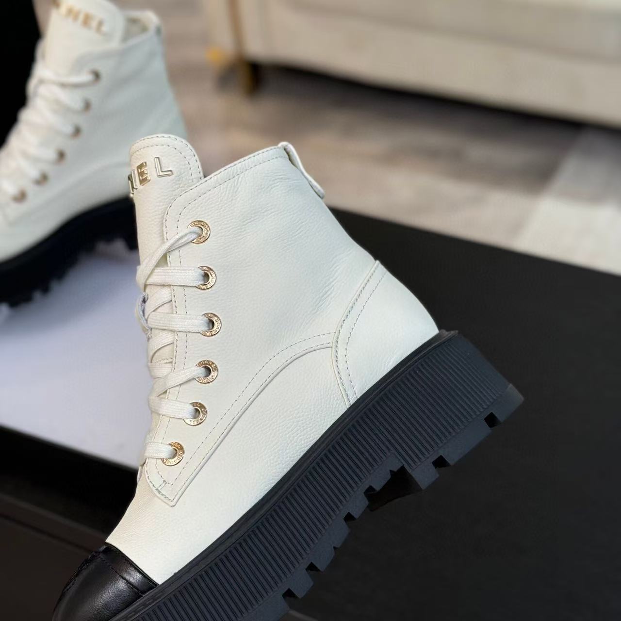 ANKLE BOOTS IN WHITE MIX BLACK CALFSKIN 936574