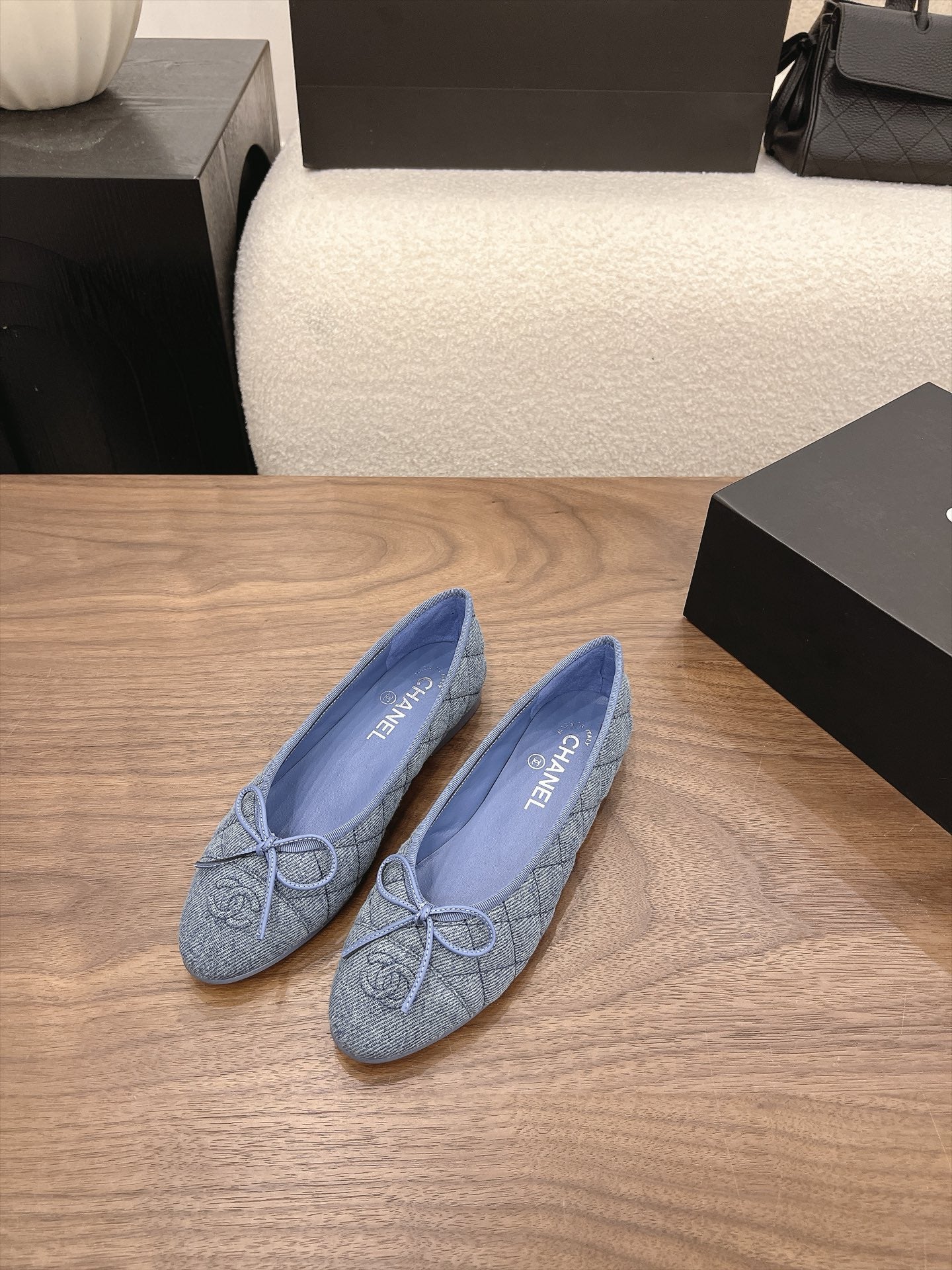 CHANEL 26S BALLET FLATS IN BLUE DENIM WITH CC LOGO & BOW DETAIL