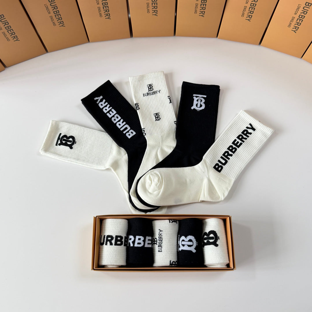 BURBERRY 26S CREW SOCKS 417742 (1 BOX)