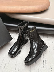 CHANEL 26S ANKLE BOOTS 40MM IN BLACK CALFSKIN PATENT AND QUILTED
