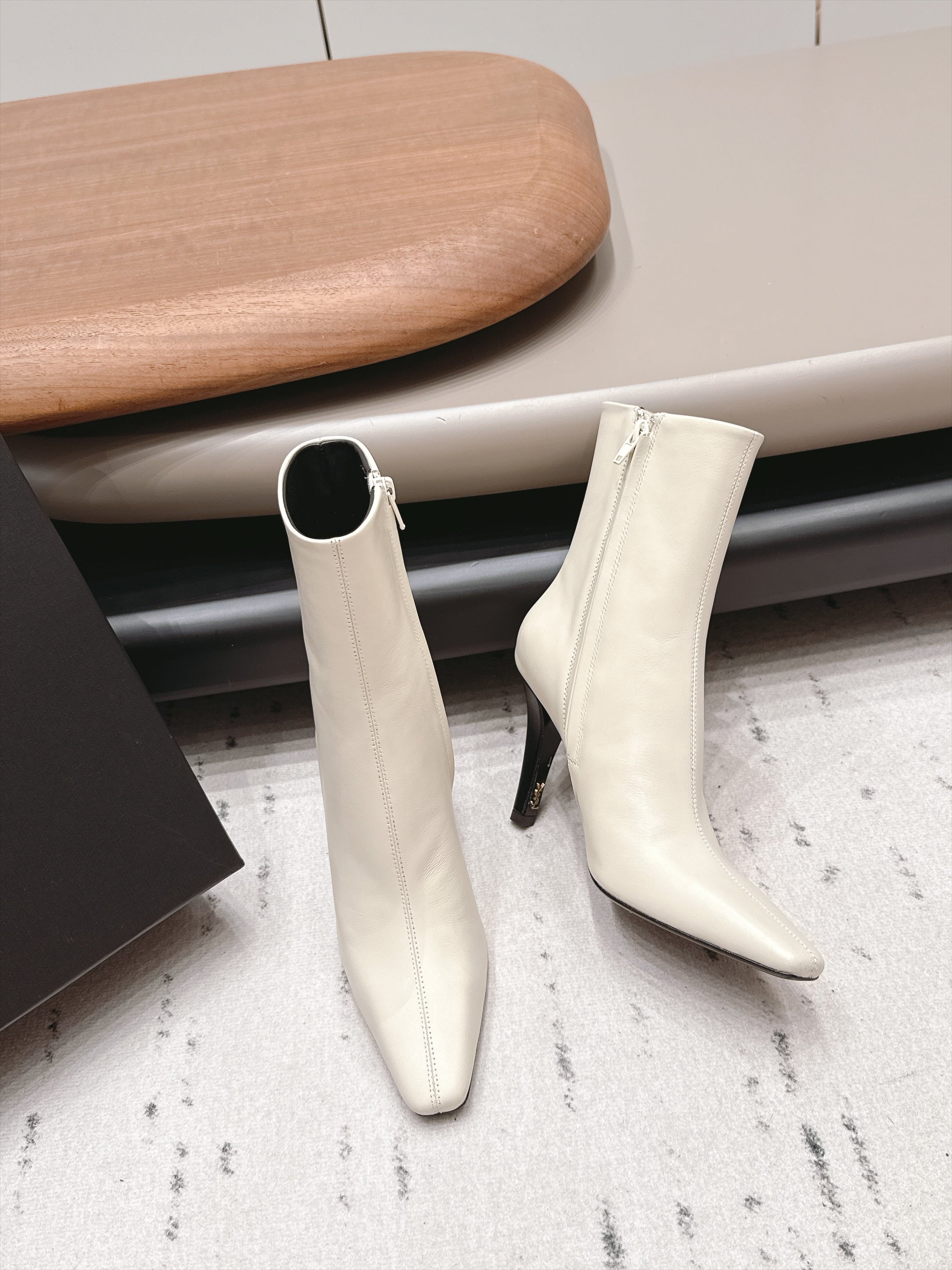 YSL 26S ANKLE BOOTS 80 MM IN WHITE CALFSKIN