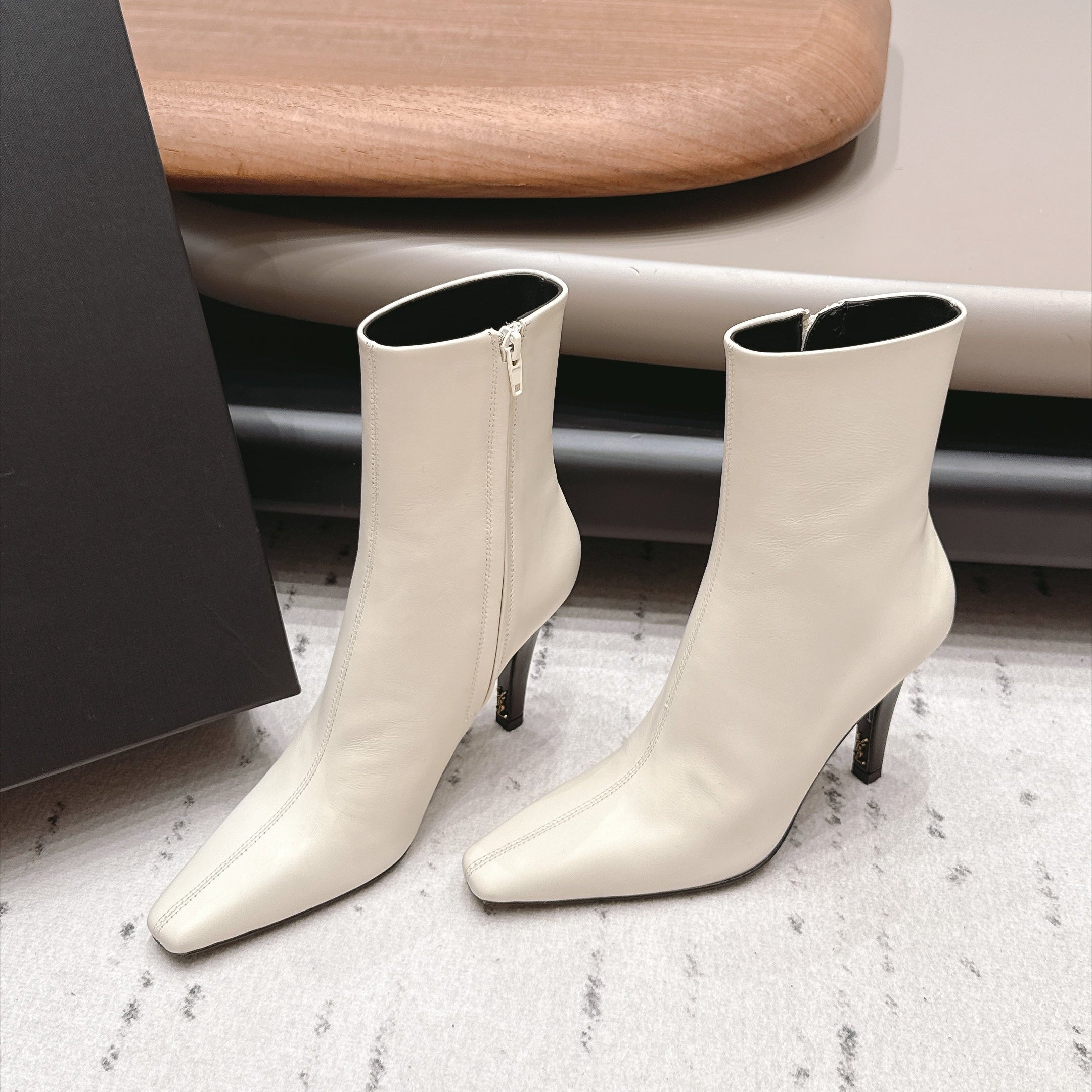 YSL 26S ANKLE BOOTS 80 MM IN WHITE CALFSKIN