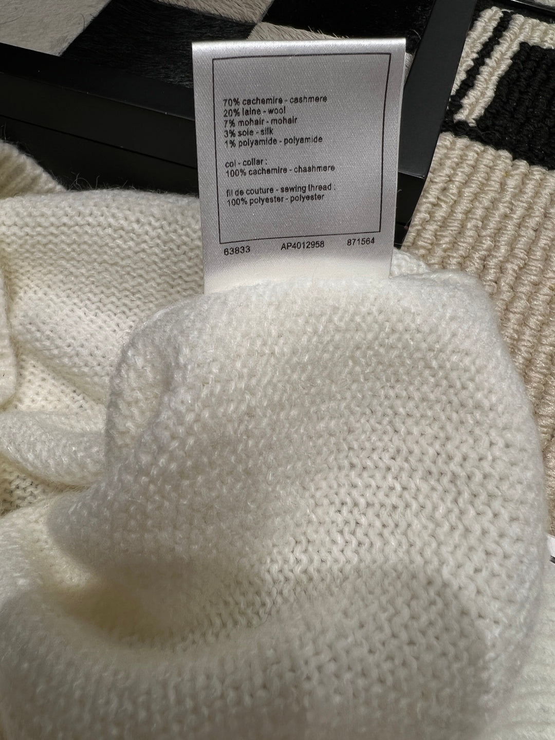 CHANEL 26S SHORT-SLEEVE CREW-NECK SWEATER 1758