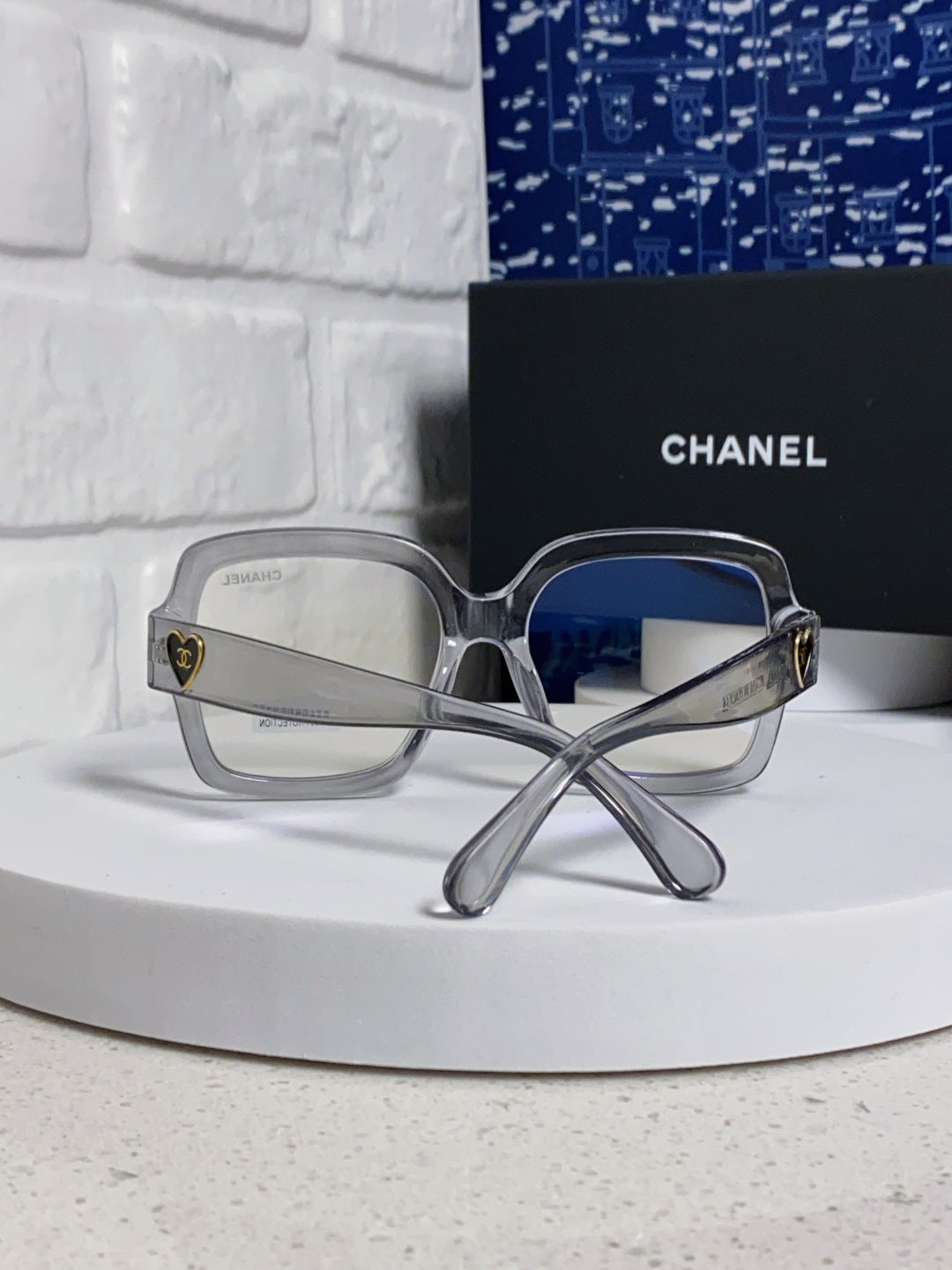CHANEL 26S OVERSIZED SQUARE FRAME IN GREY ACETATE 404746