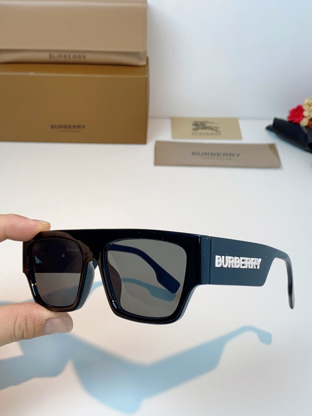 BURBERRY 26S OVERSIZED SQUARE FRAME IN ACETATE 411824