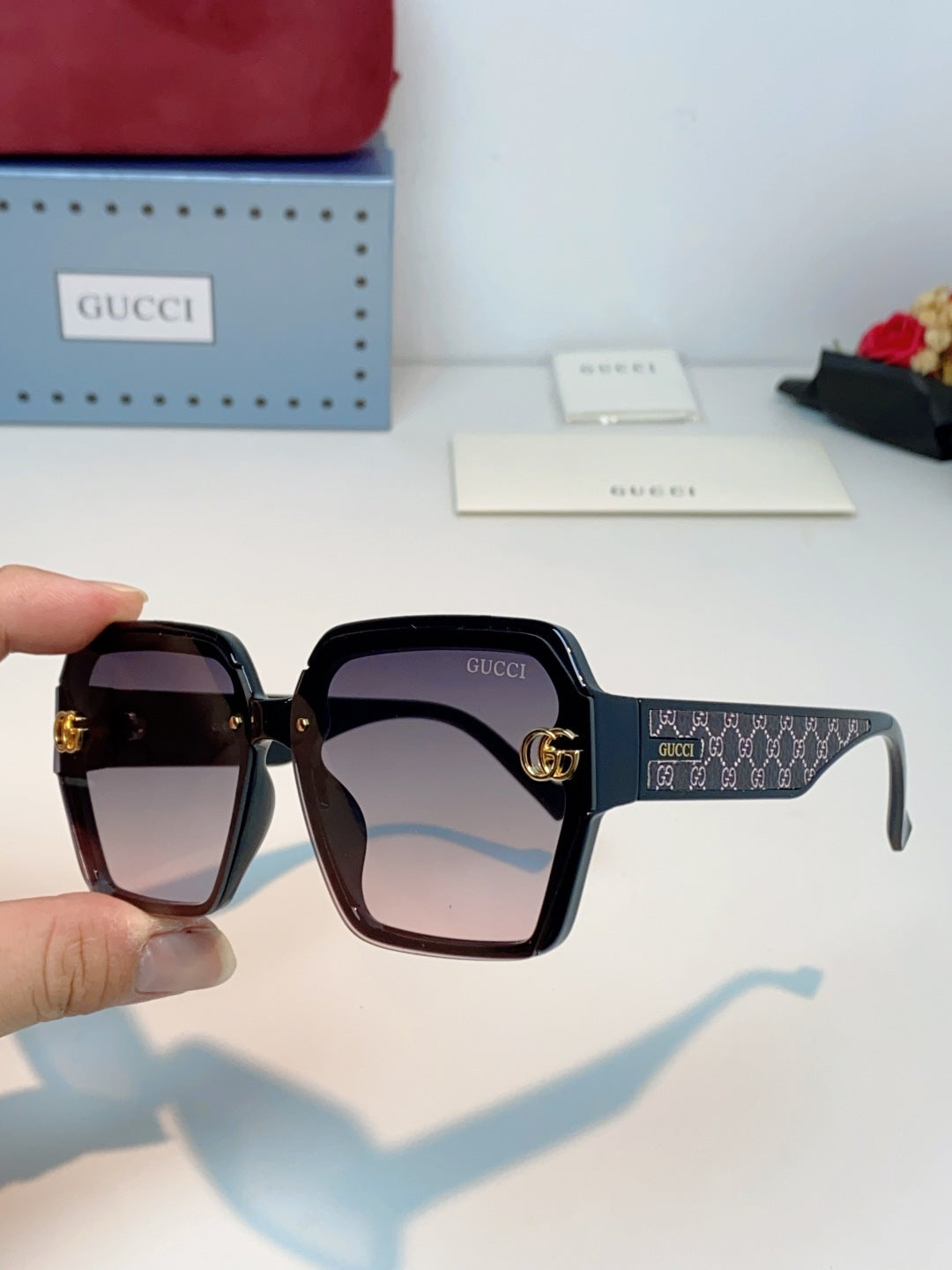 GUCCI 26S OVERSIZED SQUARE FRAME IN ACETATE 424515