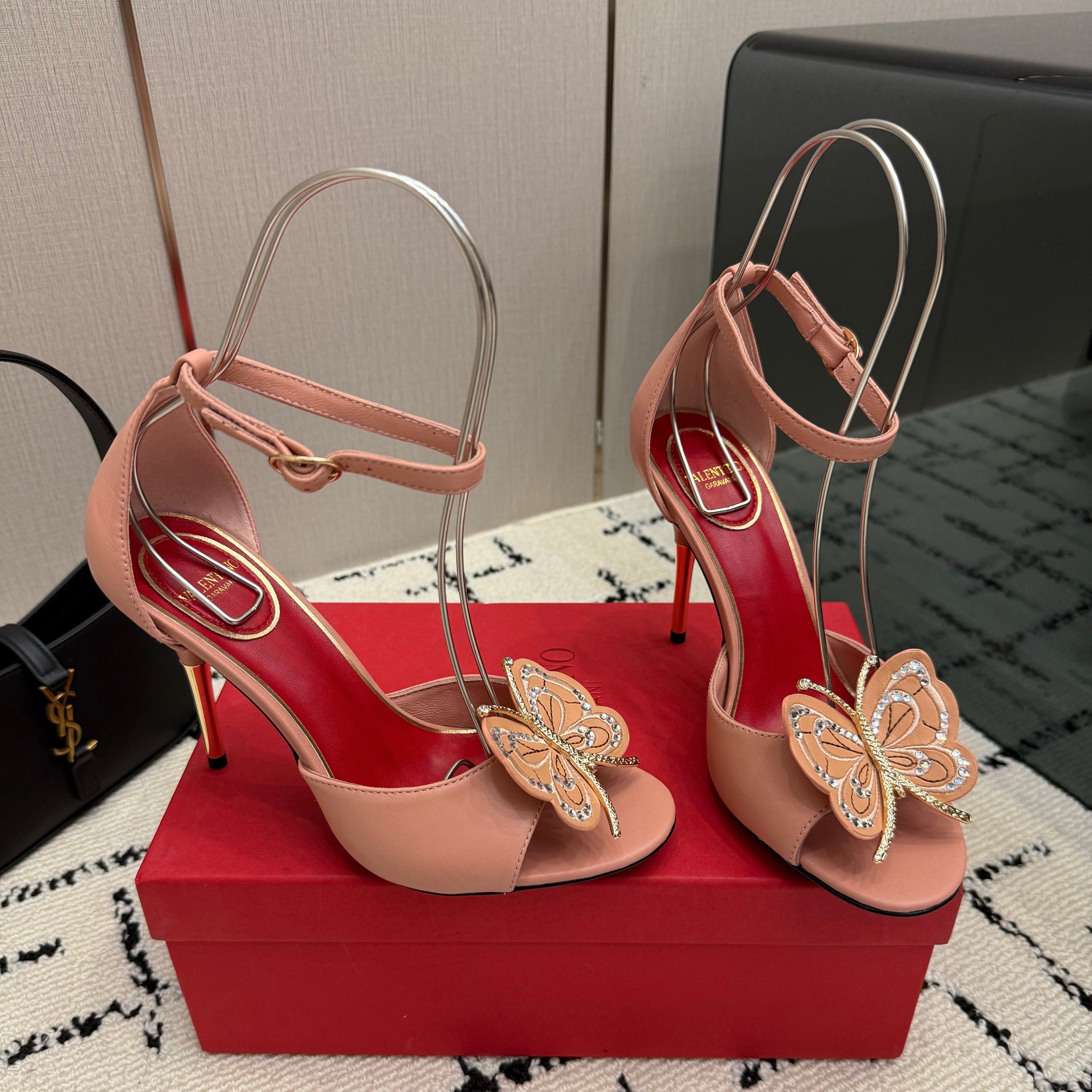 VALENTINO 26S ANKLE-STRAP BUTTERFLY SANDALS IN NUDE PINK CALFSKIN