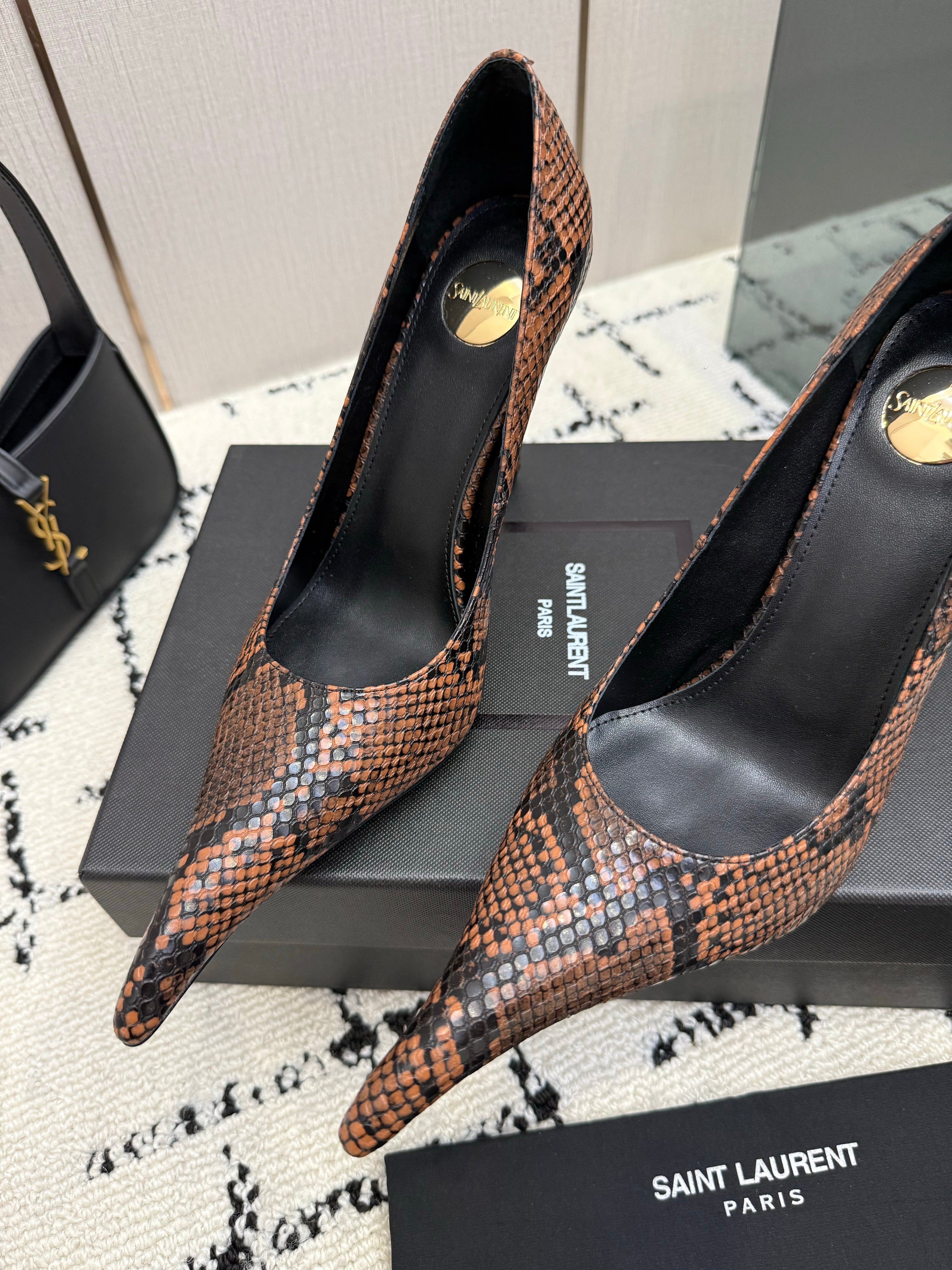 YSL 26S POINTED TOE HIGH HEEL PUMPS 100 MM IN BLACK AND BROWN SNAKE EMBOSSED LEATHER