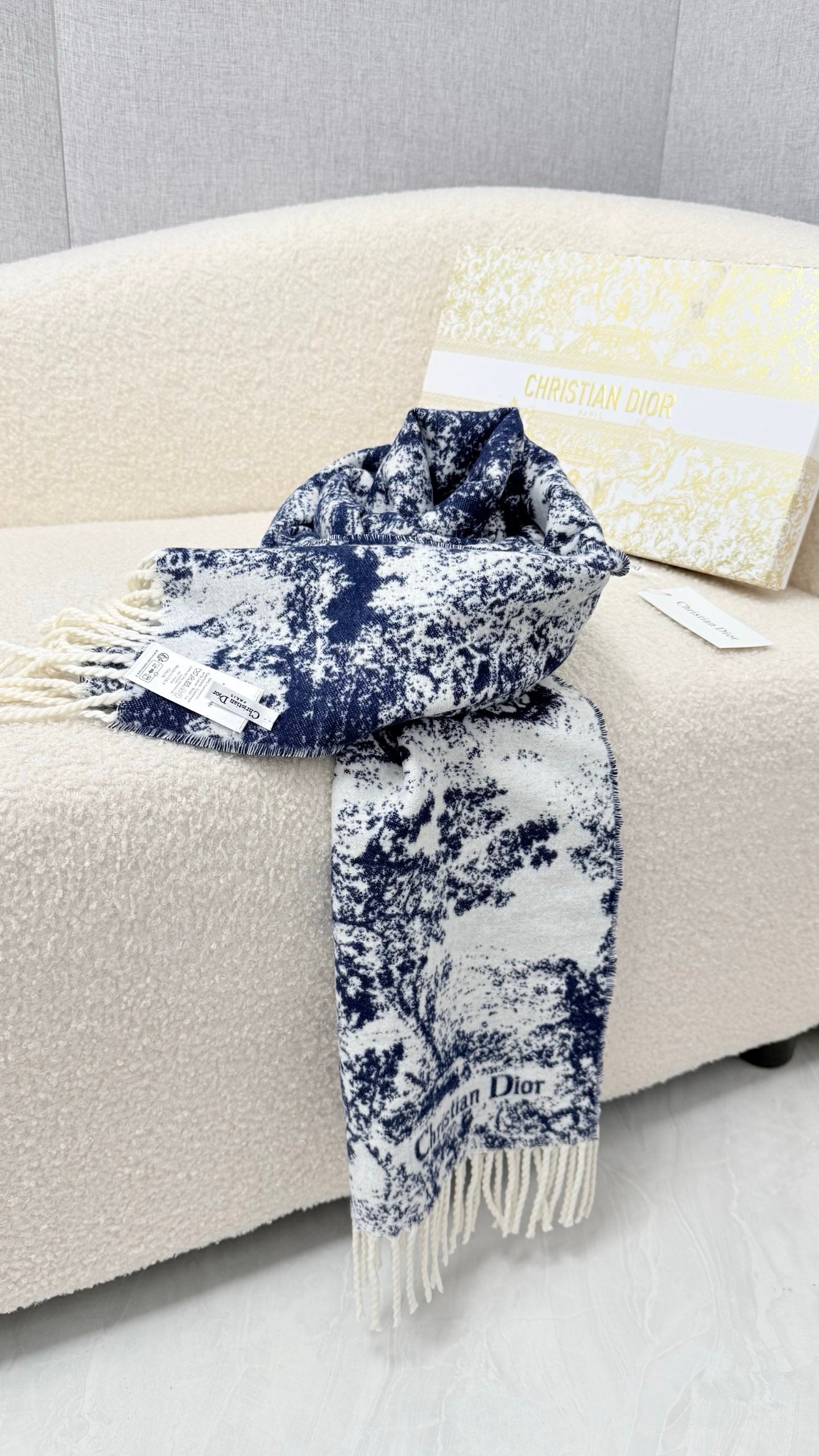 DIOR 26S SCARF 190 IN CASHMERE AND WOOL 435564