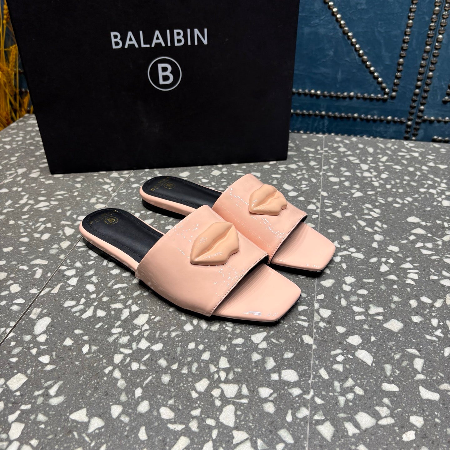 BALMAIN 26S SLIPPERS IN LIGHT PINK GLOSSY CALFSKIN