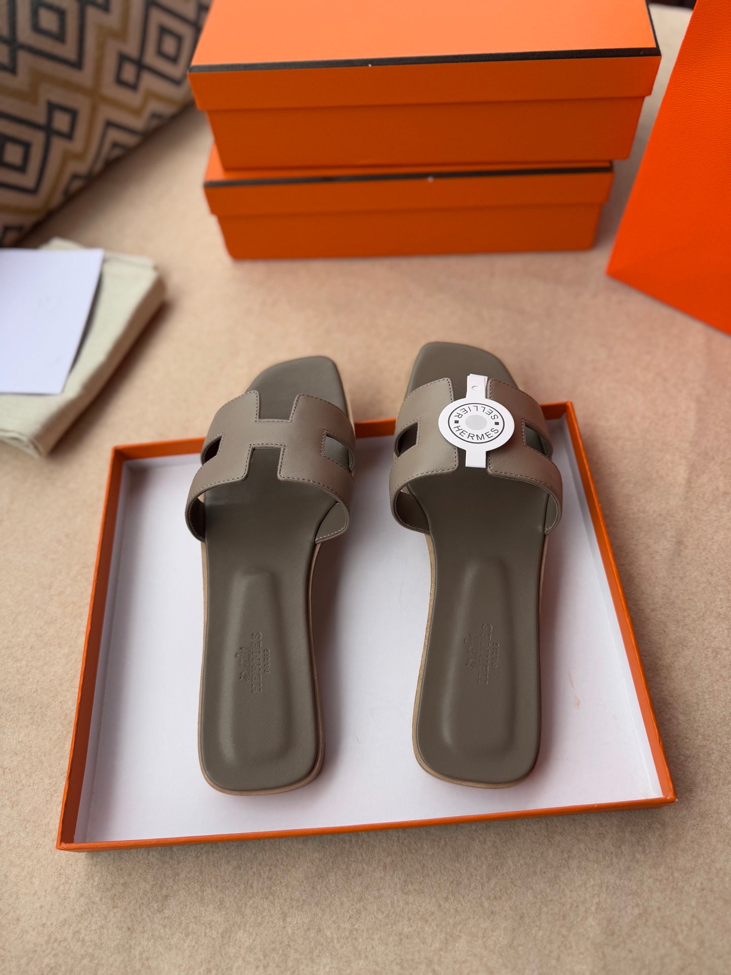 0RAN SANDALS IN CEDAR BROWN CALFSKIN
