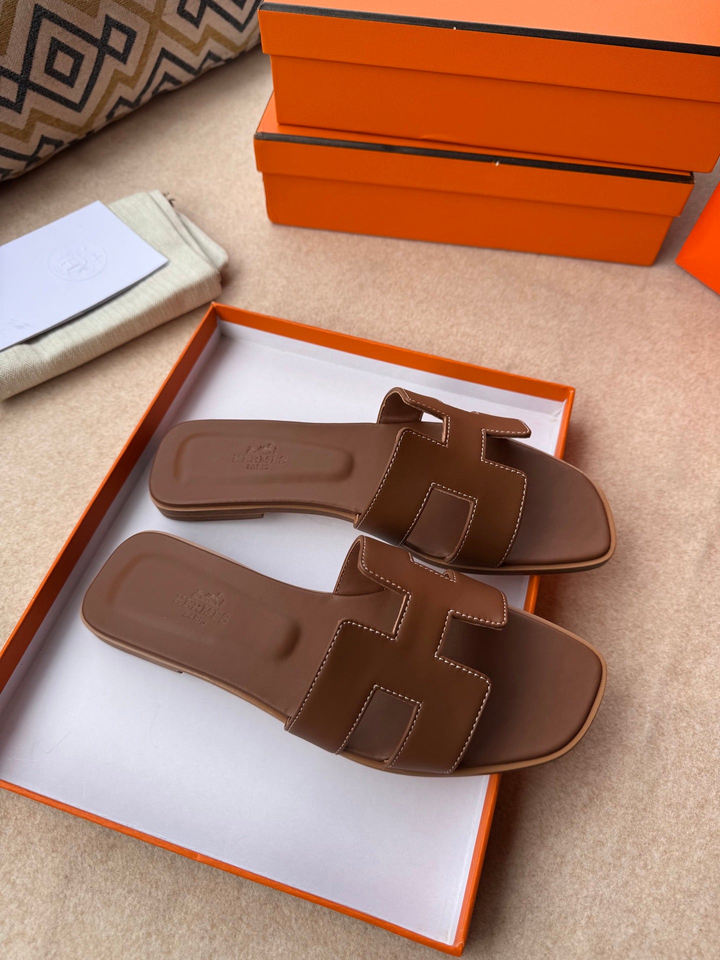0RAN SANDALS IN PECAN BROWN CALFSKIN