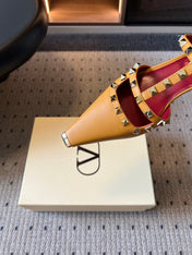 VALENTINO 26S ROCKSTUD HIGH HEELS 40 MM IN CAMEL BROWN CALFSKIN