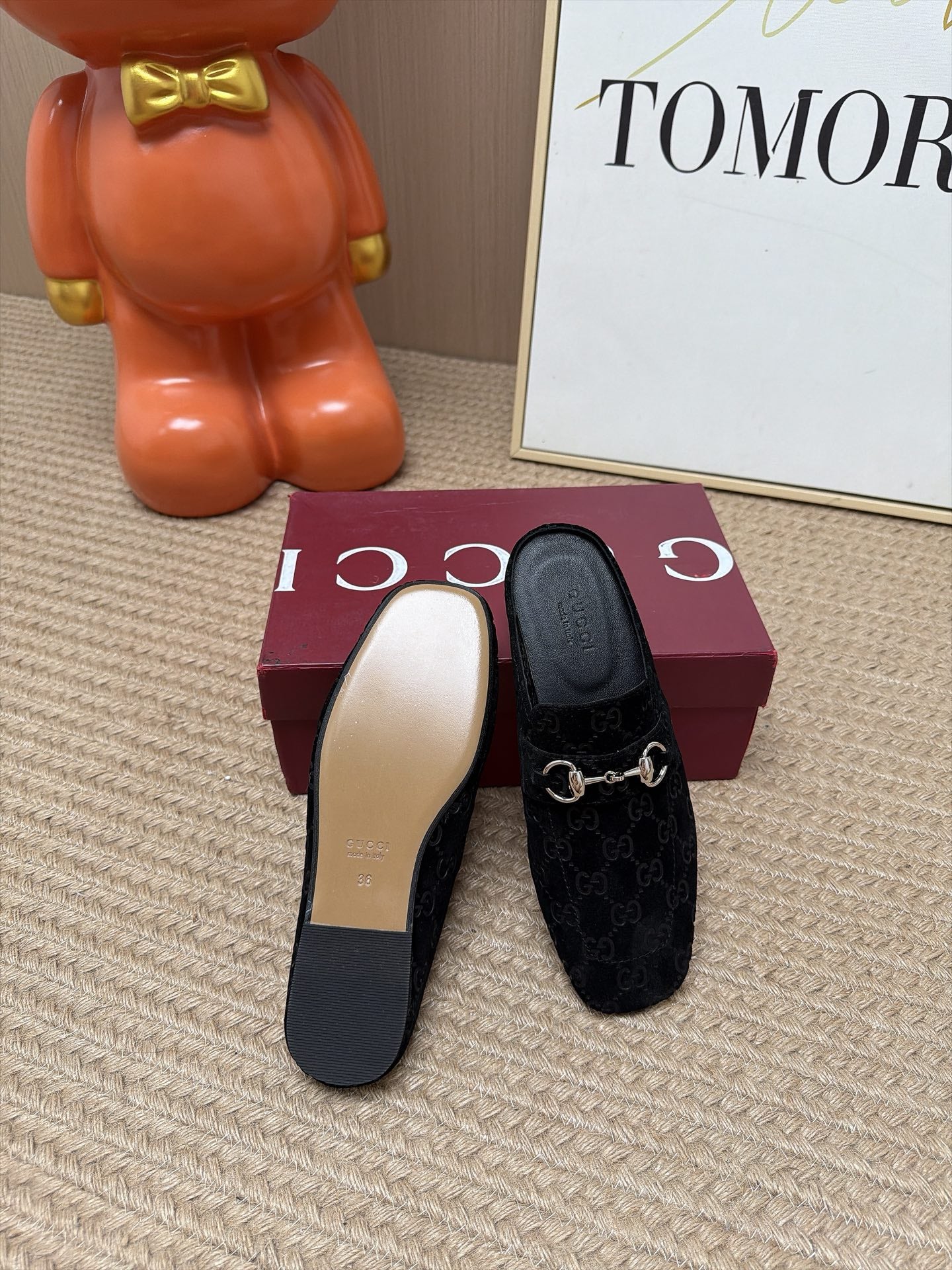 GUCCI 26S FLAT MULES IN BLACK GG EMBOSSED SUEDE
