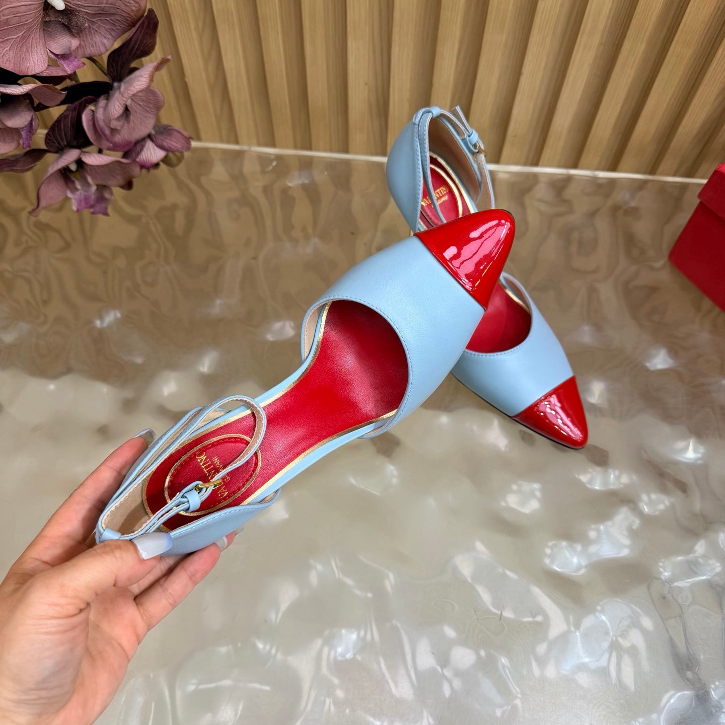 VALENTINO 26S ANKLE-STRA PUMPS 100 MM IN LIGHT BLUE AND RED CALFSKIN