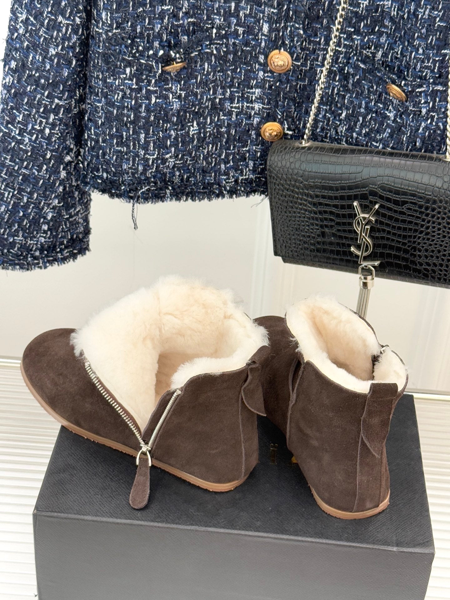 ALAIA 26S SNOW BOOTS IN DARK BROWN SUEDE AND WOOL