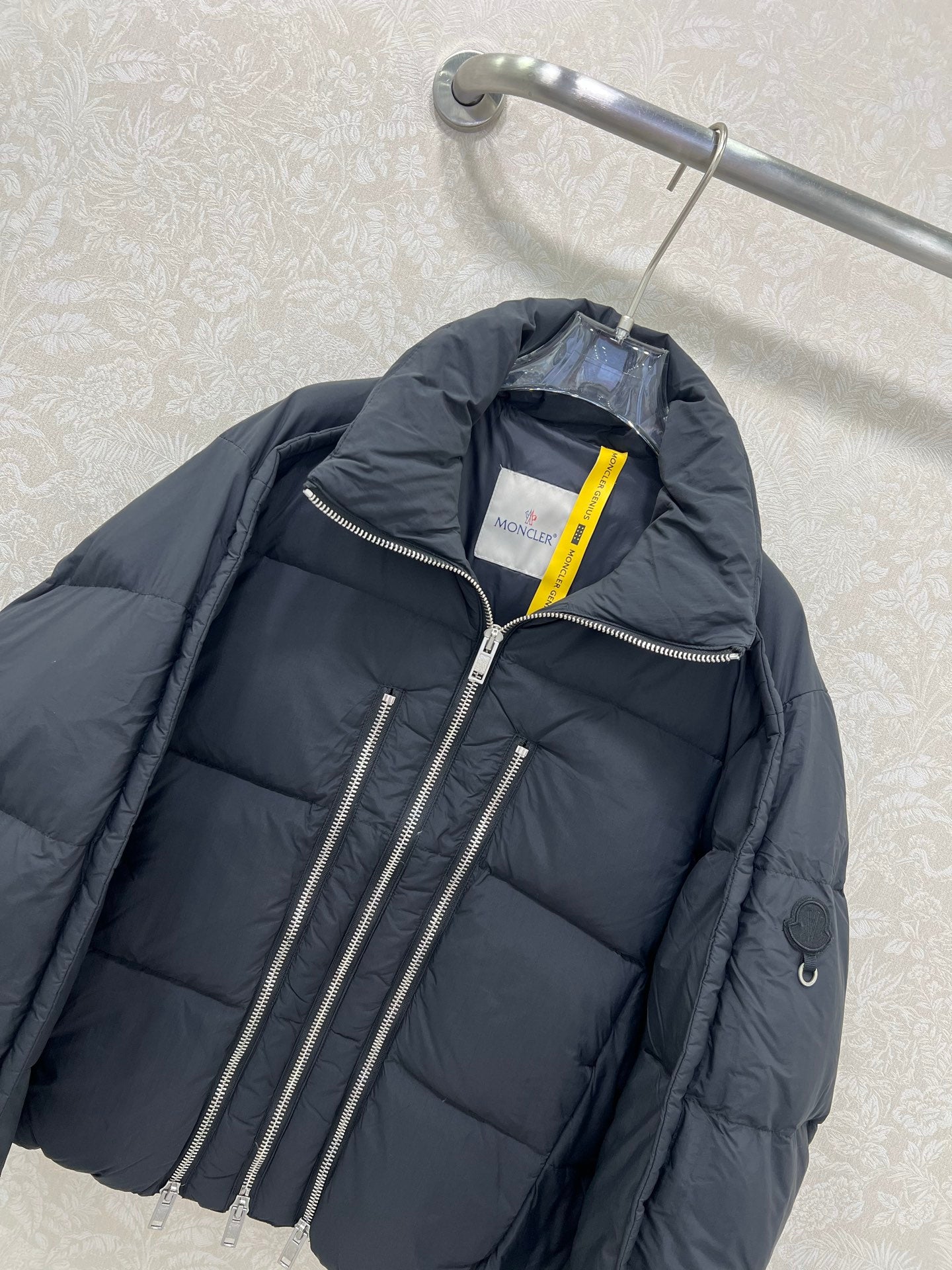 MONCLER 25S JACKET IN BLACK 076