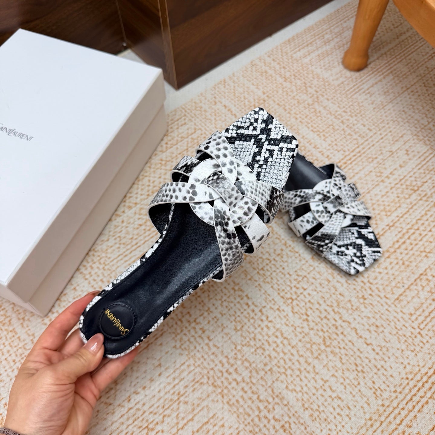 YSL 26S SANDALS IN WHITE AND BLACK SNAKESKIN