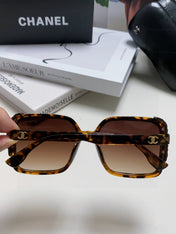 CHANEL 26S OVERSIZED SQUARE SHAPE IN ACETATE 399825