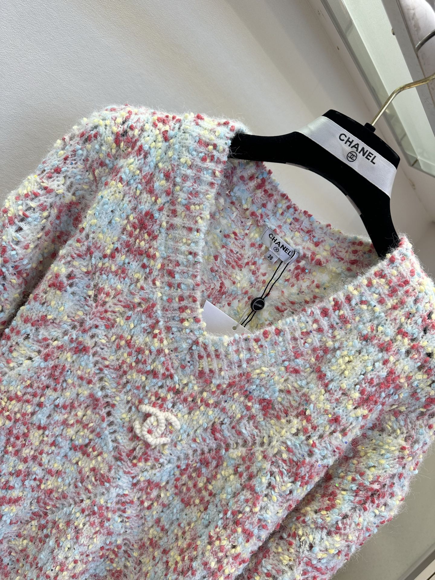 CHANEL 26S V-NECK SWEATER 1786