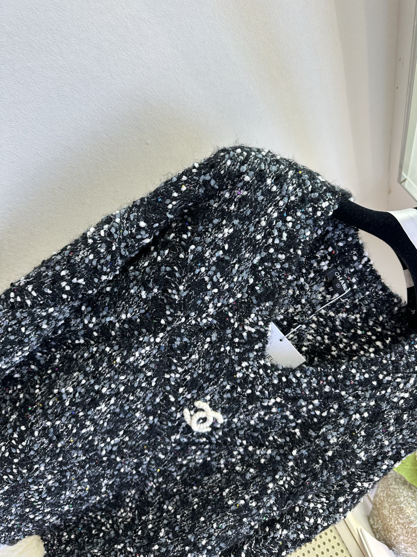 CHANEL 26S V-NECK SWEATER 1787