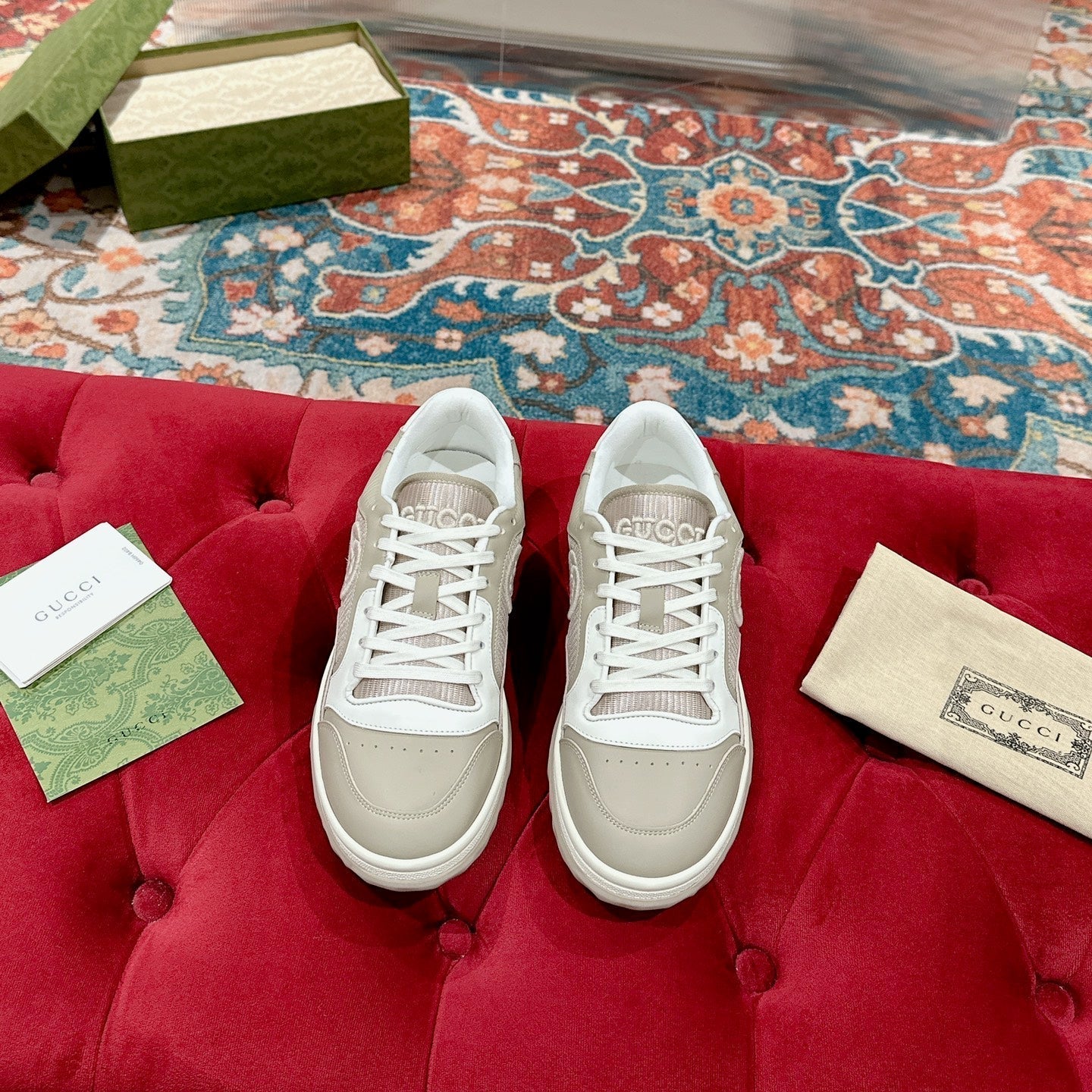 GUCCI 26S SNEAKERS IN BEIGE CALFSKIN WITH LOGO