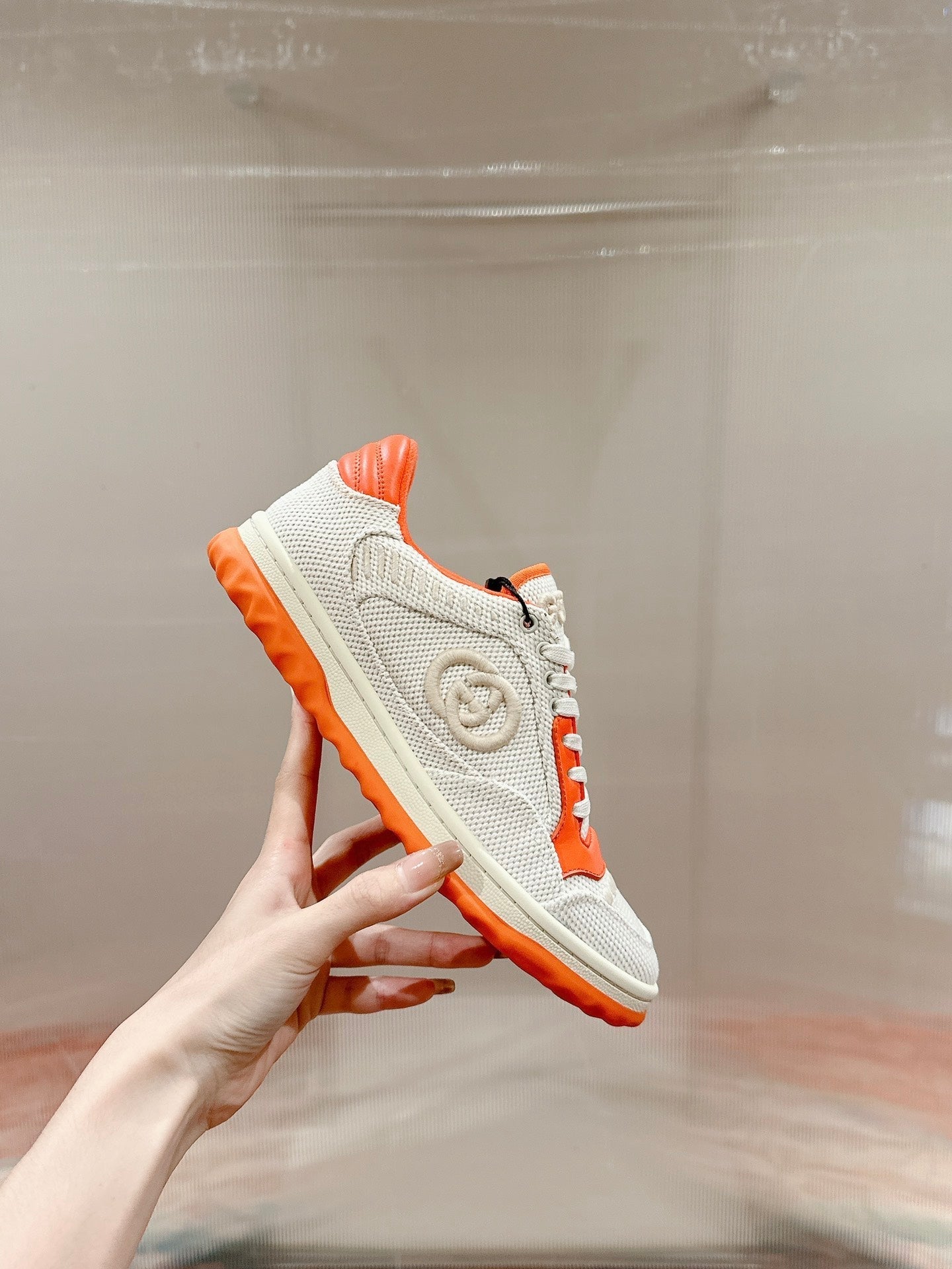 GUCCI 26S SNEAKERS IN WHITE MESH FABRIC AND ORANGE CALFSKIN