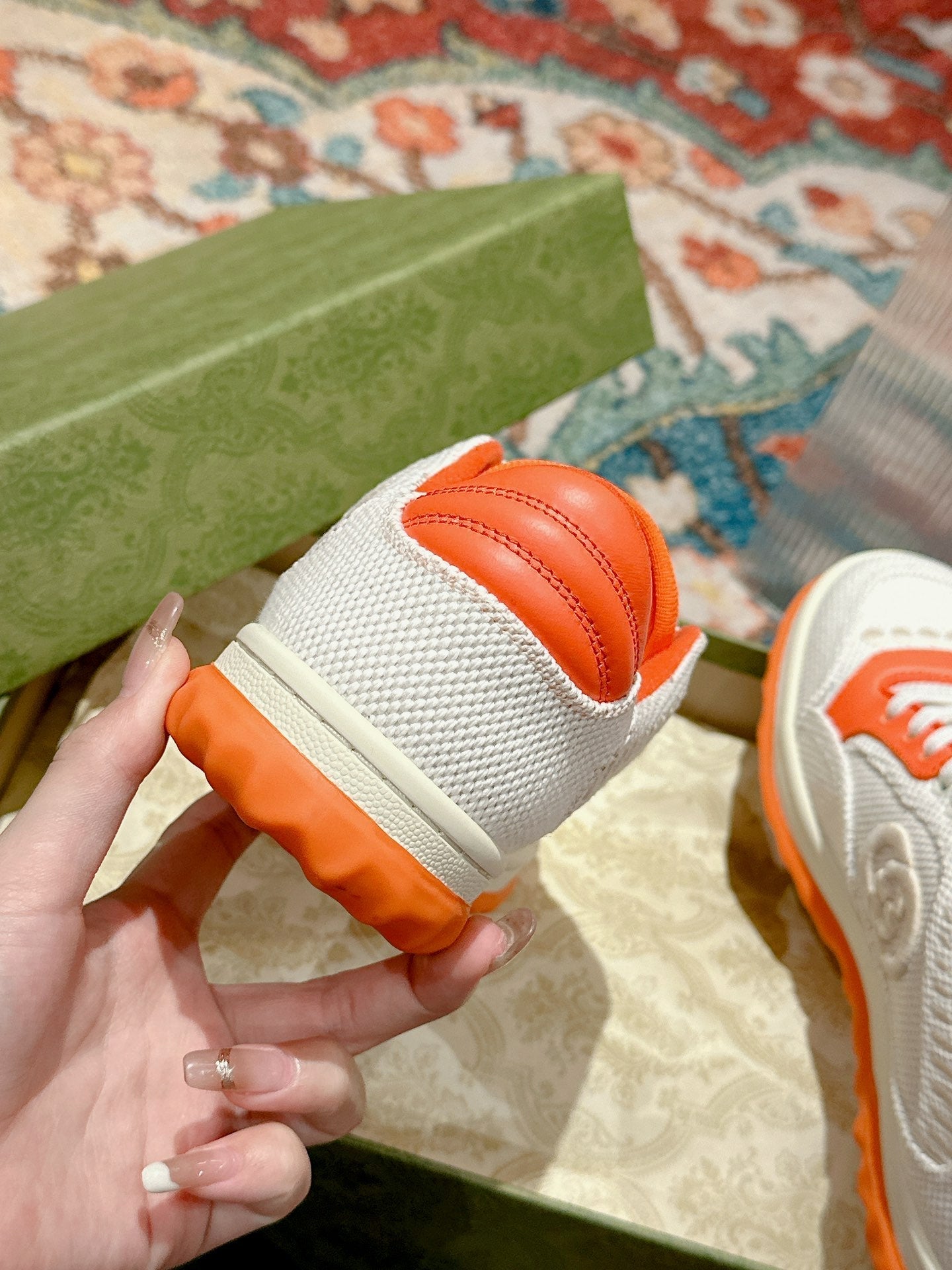 GUCCI 26S SNEAKERS IN WHITE MESH FABRIC AND ORANGE CALFSKIN