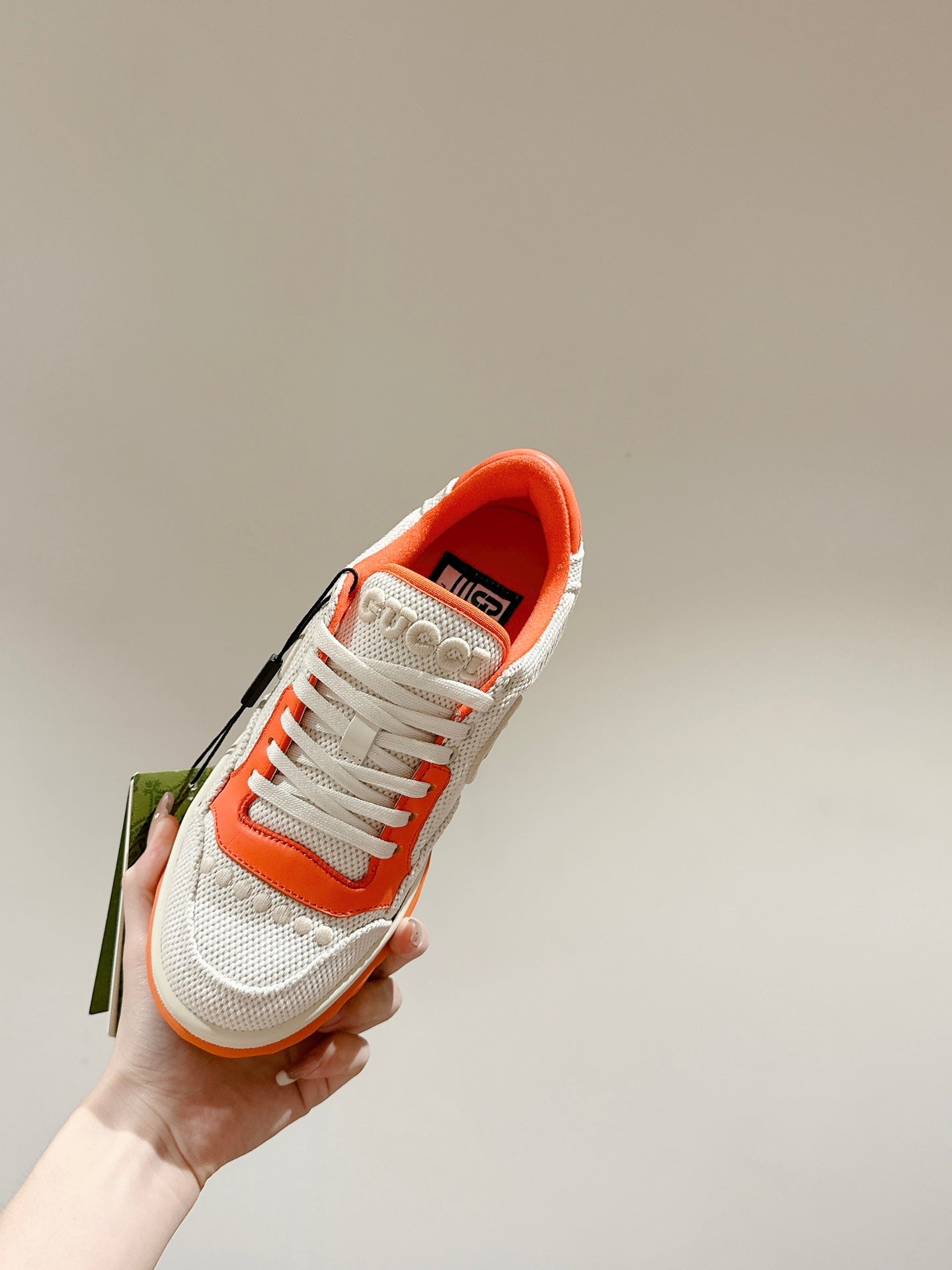 GUCCI 26S SNEAKERS IN WHITE MESH FABRIC AND ORANGE CALFSKIN