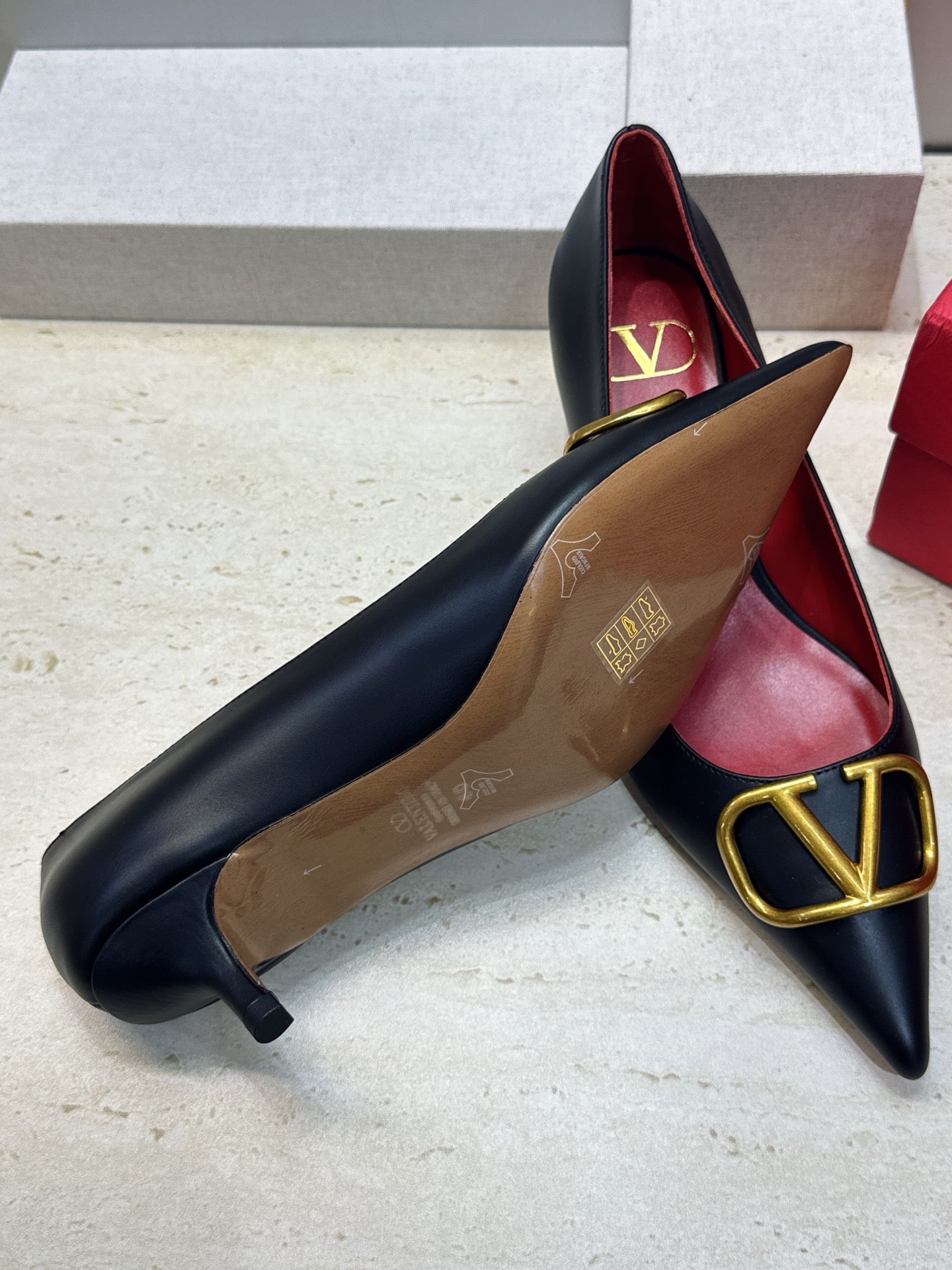 VALENTINO 26S HIGH HEELS 40 MM IN BLACK CALFSKIN WITH GOLD HARDWARE
