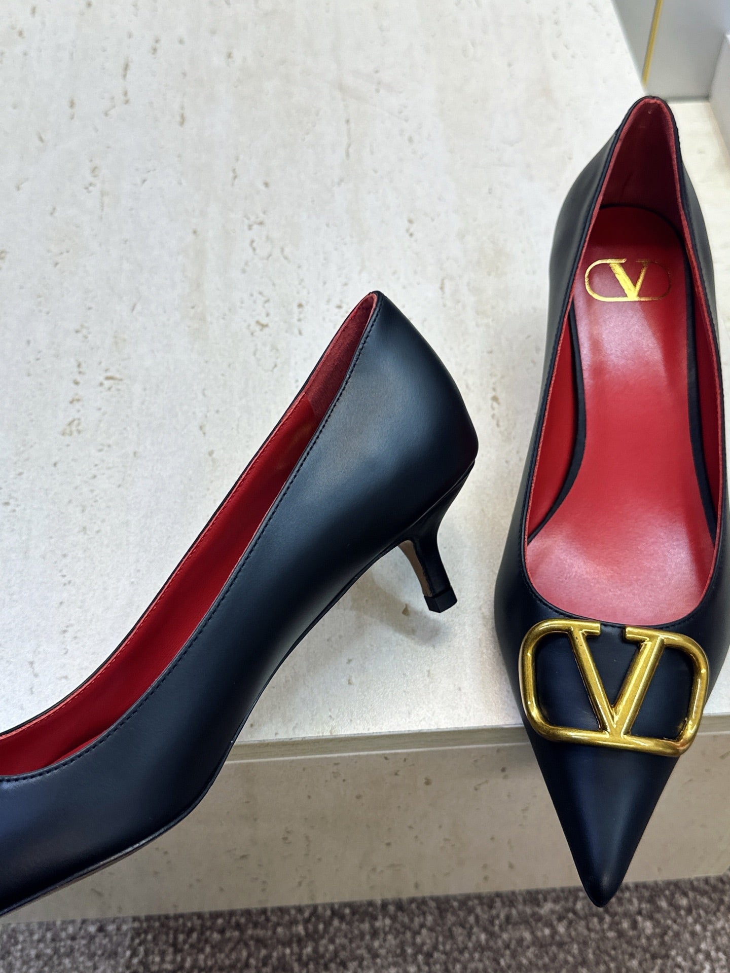 VALENTINO 26S HIGH HEELS 40 MM IN BLACK CALFSKIN WITH GOLD HARDWARE