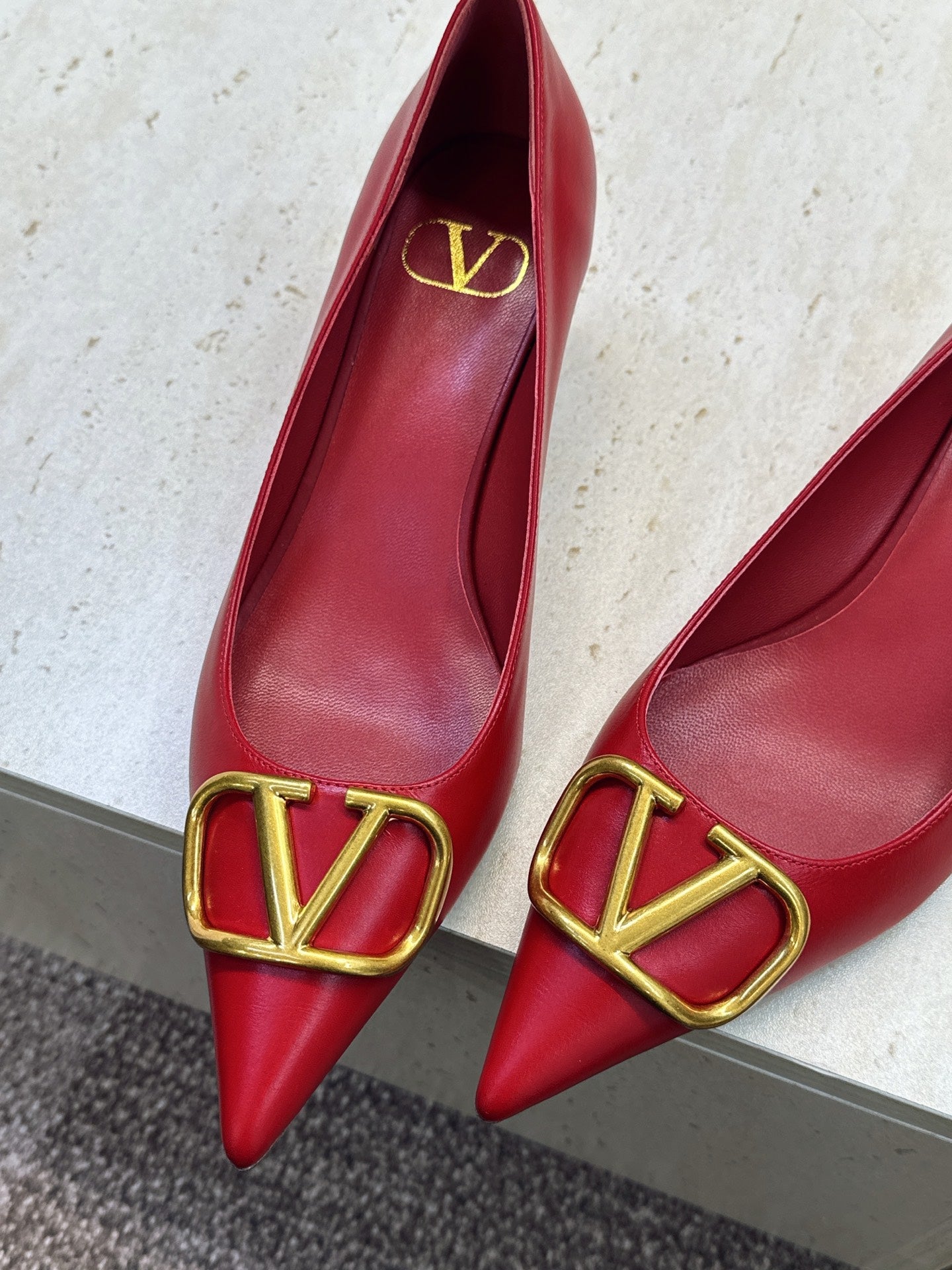 VALENTINO 26S HIGH HEELS 40 MM IN RED CALFSKIN WITH GOLD HARDWARE