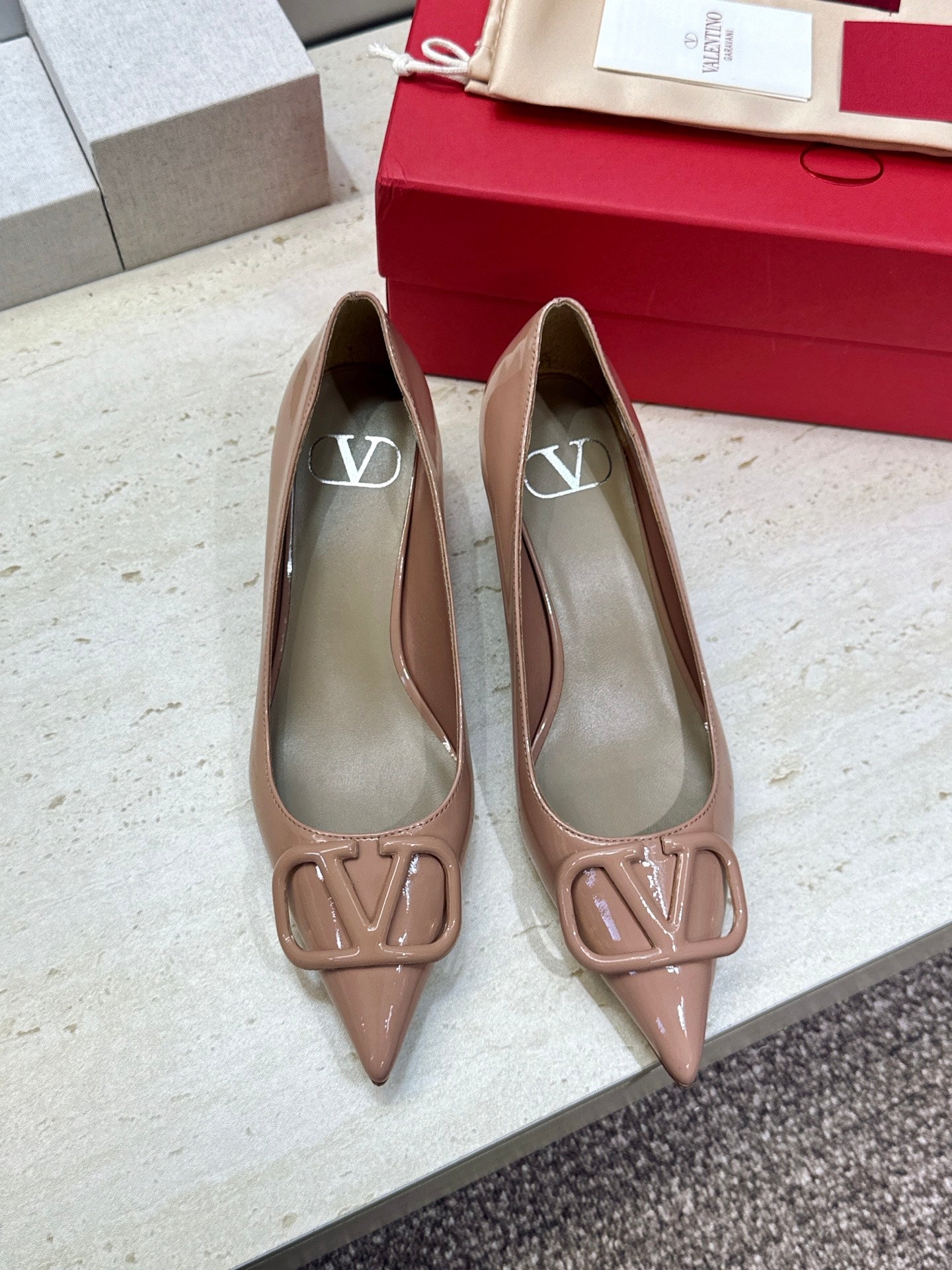 VALENTINO 26S HIGH HEELS 40 MM IN NUDE PATENT CALFSKIN